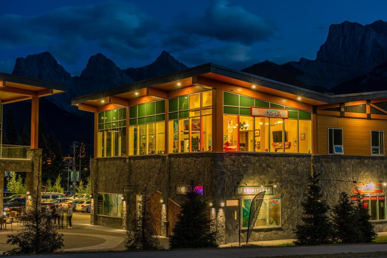 Canmore Downtown Hostel Exterior foto