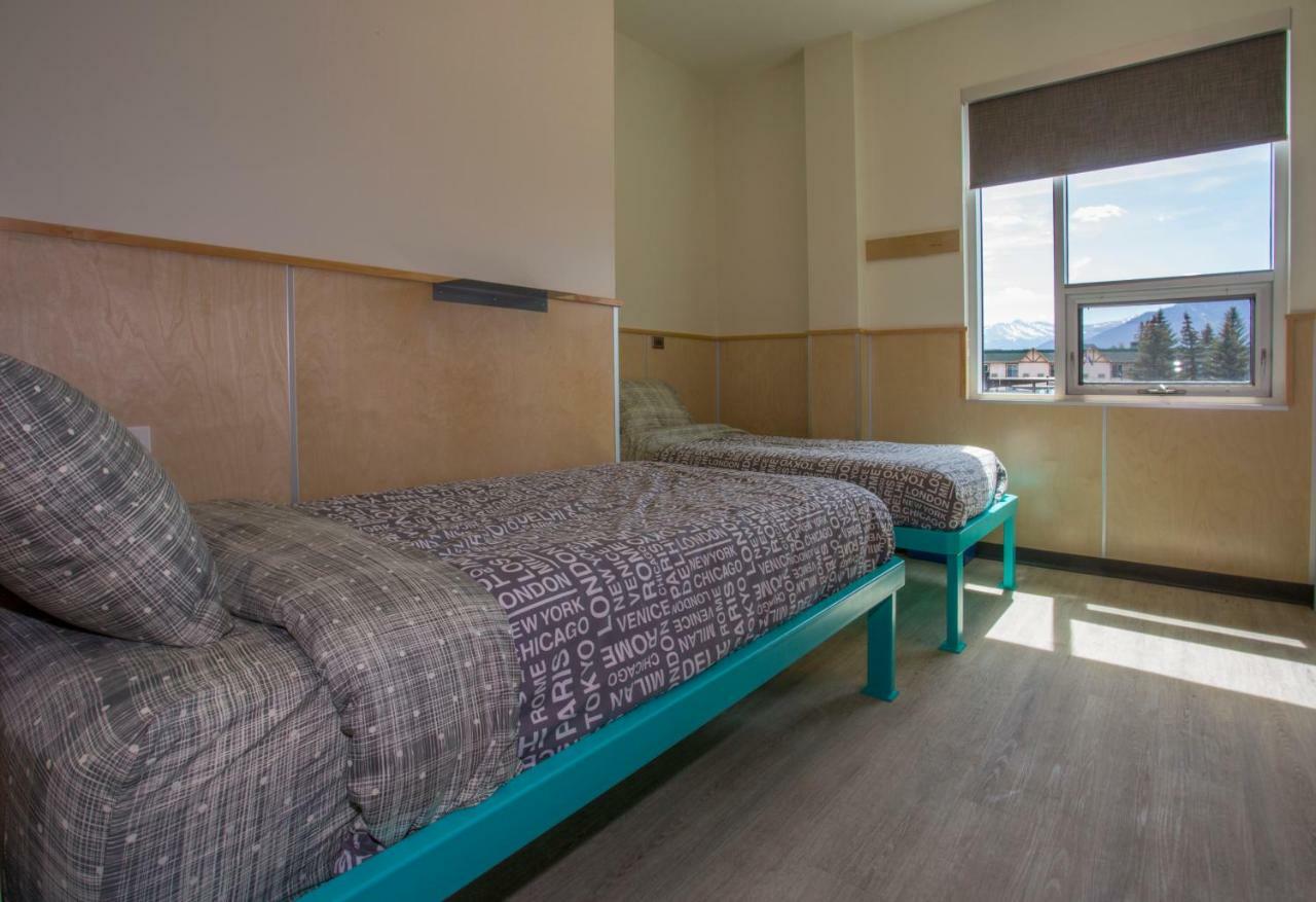 Canmore Downtown Hostel Exterior foto